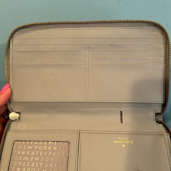 Kate Spade Zipper Organizer Wallet *USED ONCE* - Picture 5 of 12